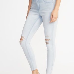 Old navy cropped super skinny Rockstar jeans.